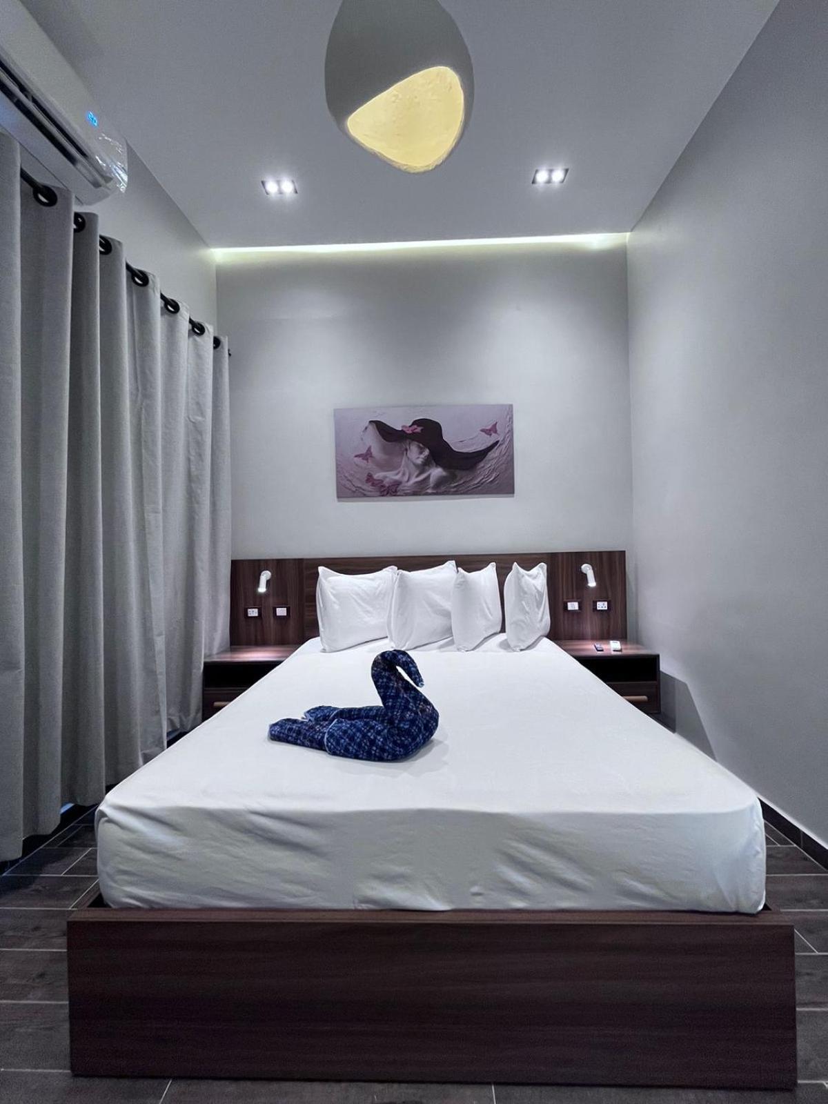 Hostel Heaven
