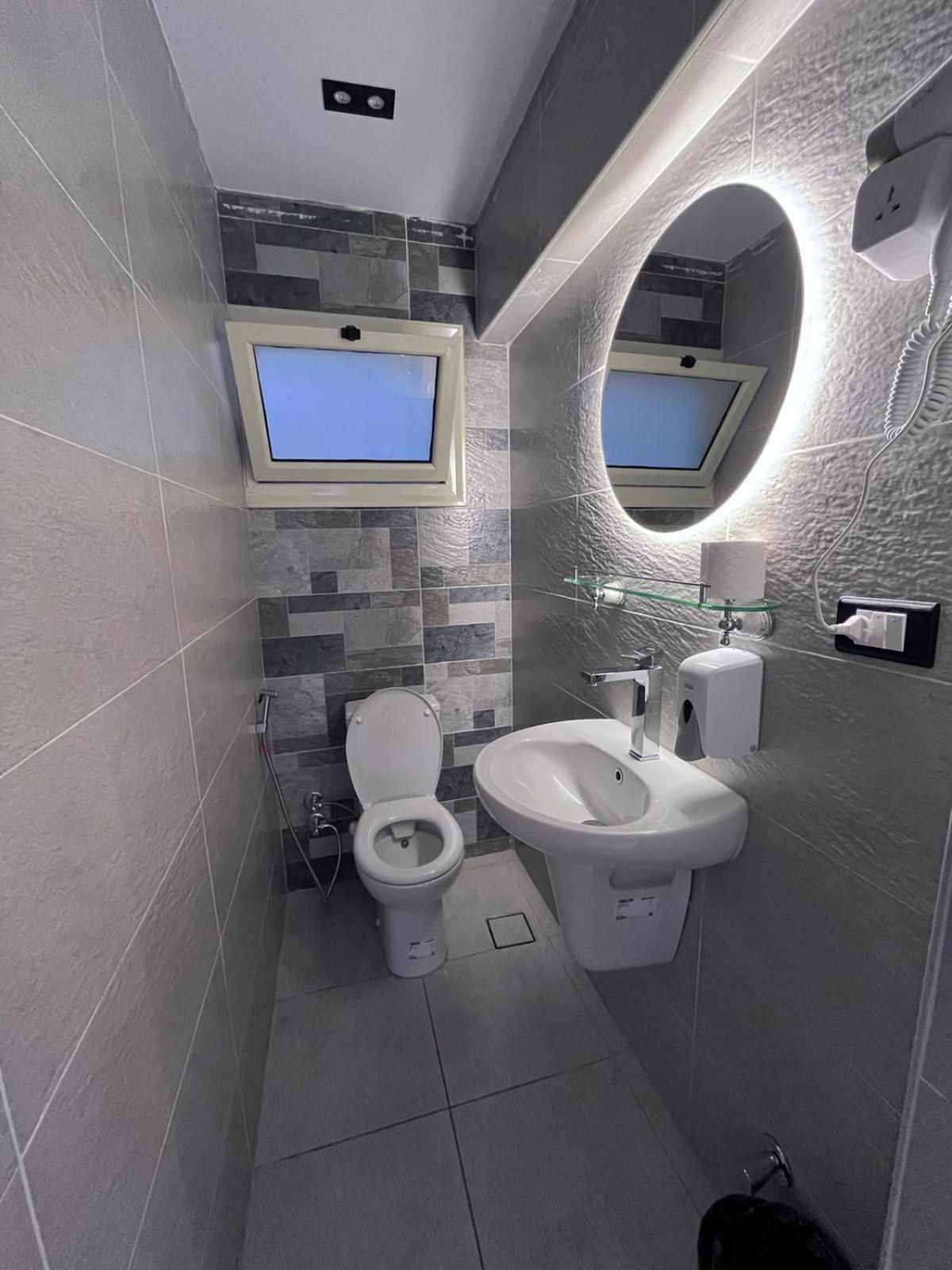 Hostel Heaven *